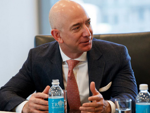 Bill Gates mất ngôi giàu nhất nước Mỹ vào tay CEO Amazon-2