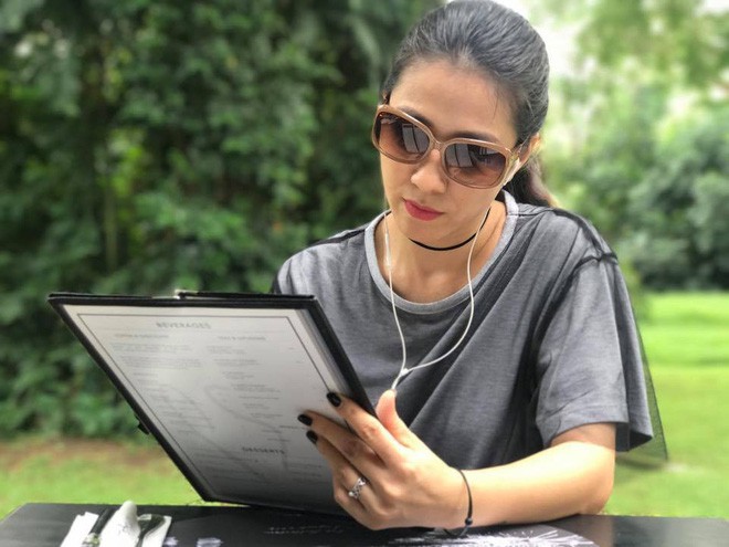 Thùy Trang - người vợ hơn 6 tuổi đang bảo vệ Phạm Anh Khoa trong bão scandal là ai?-20