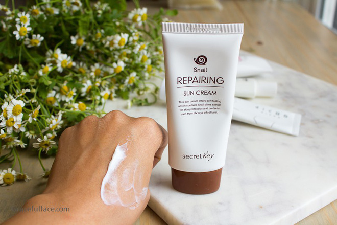 8 loại kem chống nắng giá dưới 400k, có khả năng kiềm dầu rất lý tưởng để dùng mùa hè-4