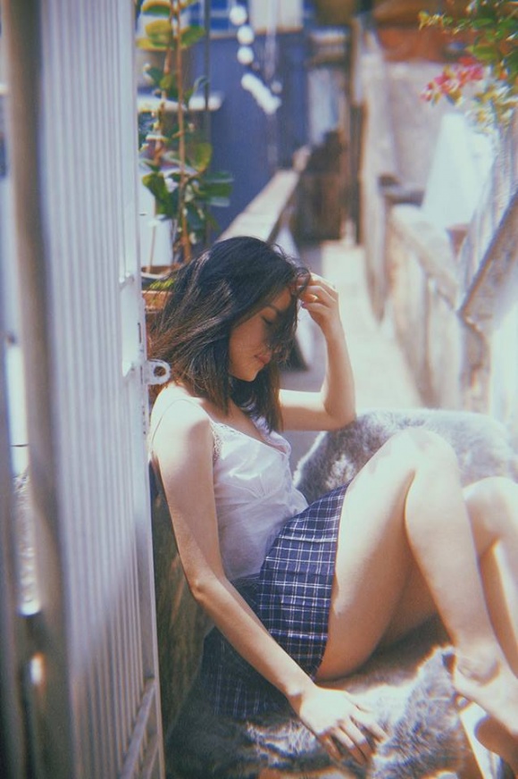 Bộ ảnh thanh xuân rực rỡ của Chi Pu khiến fans xuýt xoa-3