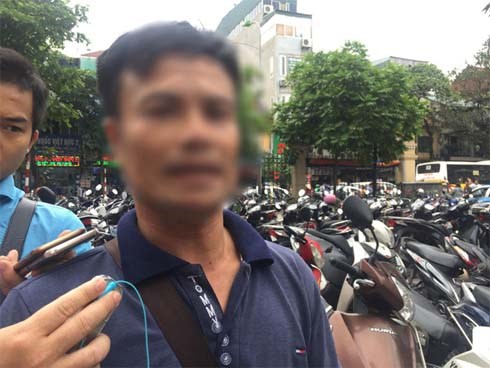 Người chồng lột quần đánh đập vợ: 