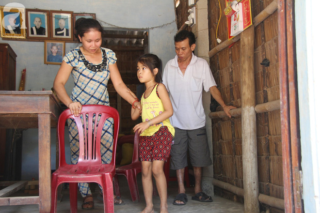 Bố bỏ đi vì mẹ sinh nhầm con gái, đứa trẻ 6 tuổi phải nghỉ học vì mẹ tật nguyền, ông ngoại nhập viện không có tiền chạy chữa-12