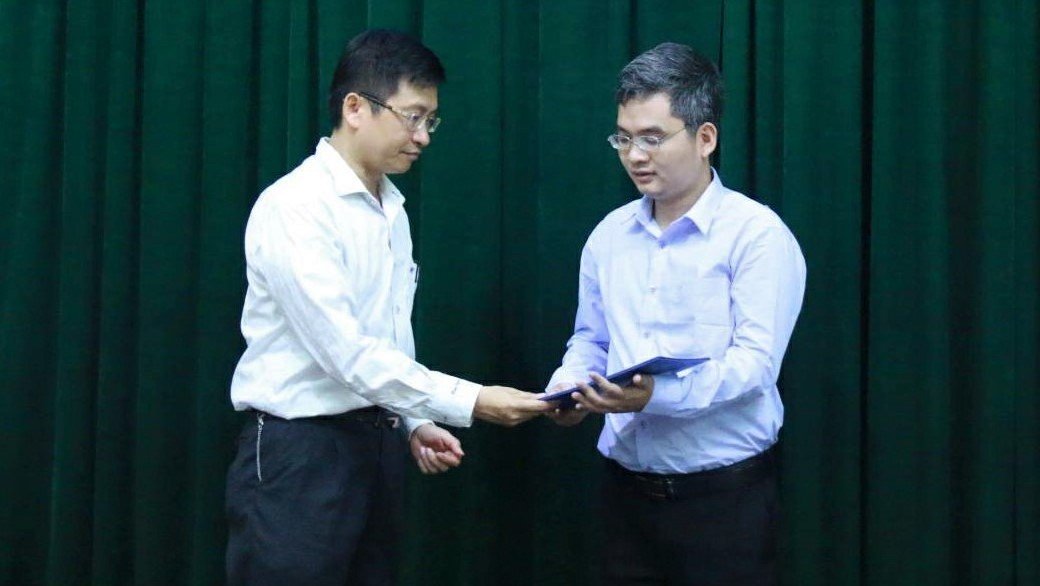 Gặp giáo sư 36 tuổi trẻ nhất Việt Nam-3