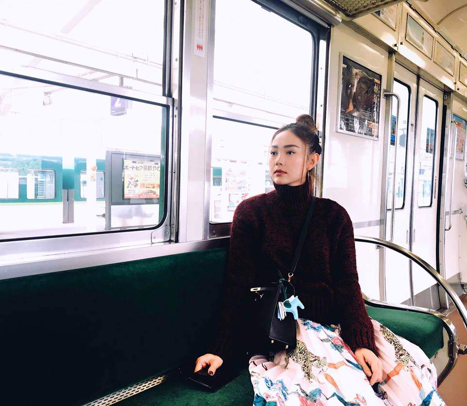 Sau nghi vấn cằm lệch, Minh Hằng xinh đẹp xách túi nửa tỷ đồng đi muôn nơi!-7