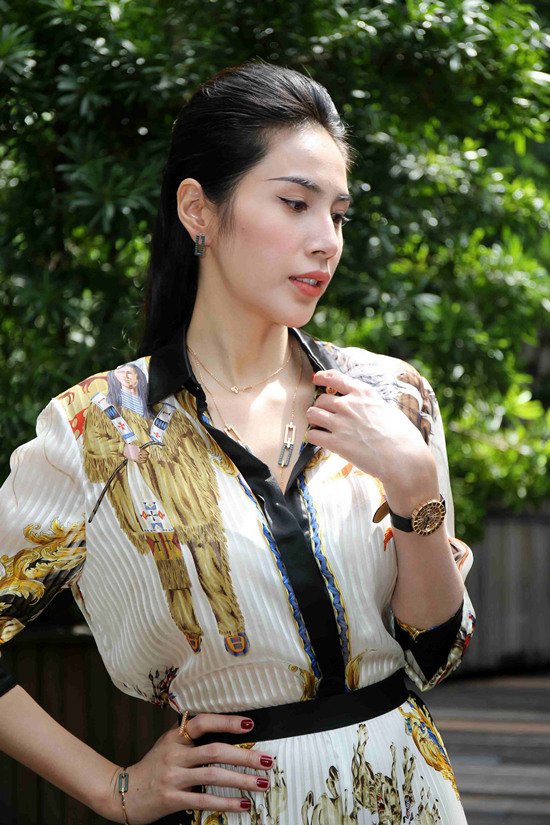 Thuỷ Tiên mặc cây hàng hiệu hơn 1 tỷ sánh đôi Công Vinh-5