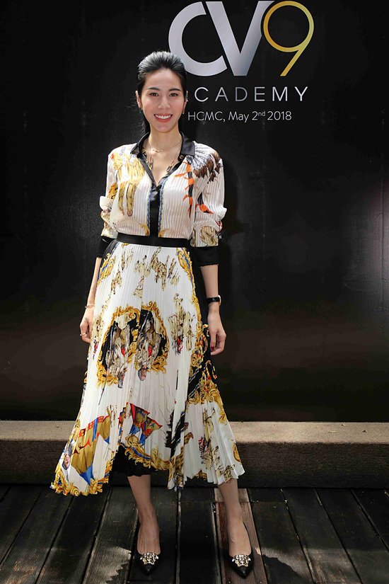 Thuỷ Tiên mặc cây hàng hiệu hơn 1 tỷ sánh đôi Công Vinh-6