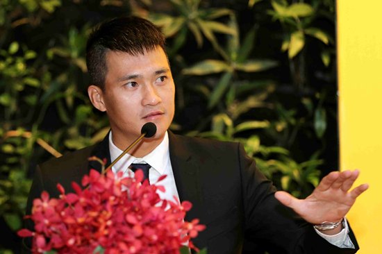 Thuỷ Tiên mặc cây hàng hiệu hơn 1 tỷ sánh đôi Công Vinh-8