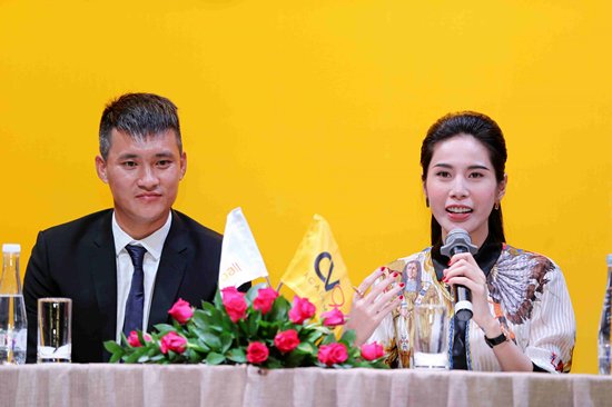 Thuỷ Tiên mặc cây hàng hiệu hơn 1 tỷ sánh đôi Công Vinh-9