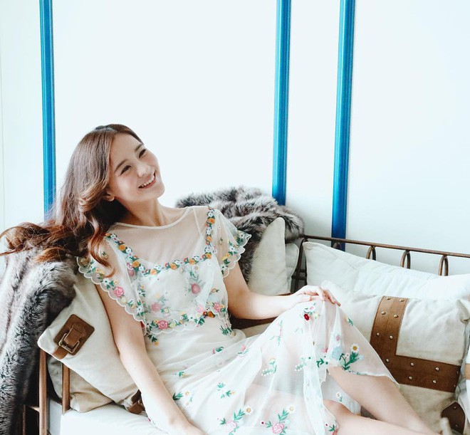 Dù đã 30 tuổi lại có vóc dáng nhỏ nhắn, nàng Song Hye Kyo” Thái Lan vẫn diện đồ đẹp hết chỗ chê-2