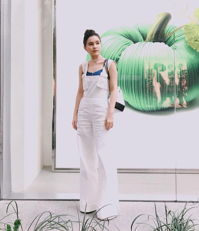 Dù đã 30 tuổi lại có vóc dáng nhỏ nhắn, nàng Song Hye Kyo” Thái Lan vẫn diện đồ đẹp hết chỗ chê-14