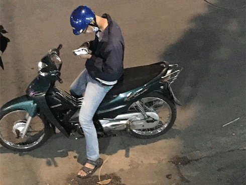 Chàng trai câm điếc bị bạn gái quen qua mạng bùng kèo, cho địa chỉ nhà 
