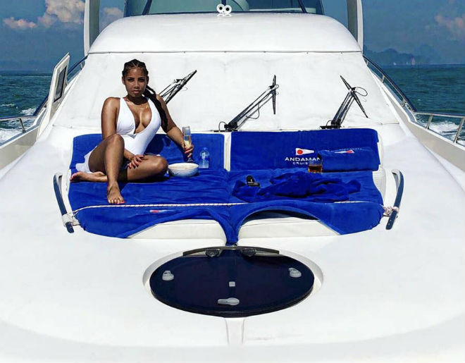 Bạn gái Usain Bolt tuyệt đẹp: Diện đồ thiên thần lả lơi đốt mắt-7