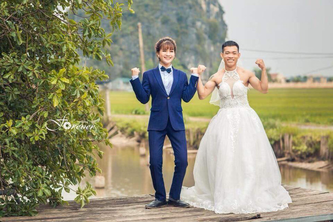 Chùm ảnh cưới chất: Khi chú rể cơ bắp nhưng cứ thích mặc thử váy cô dâu-2