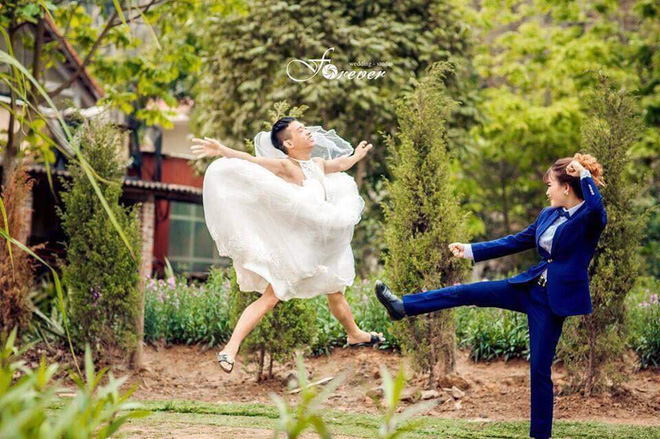 Chùm ảnh cưới chất: Khi chú rể cơ bắp nhưng cứ thích mặc thử váy cô dâu-5