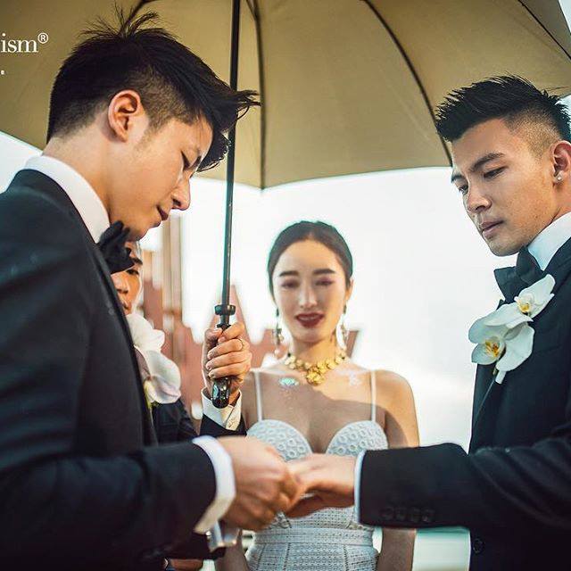 Cặp trai đẹp tung ảnh đám cưới thần sầu hơn cả phim khiến dân mạng lịm tim-3