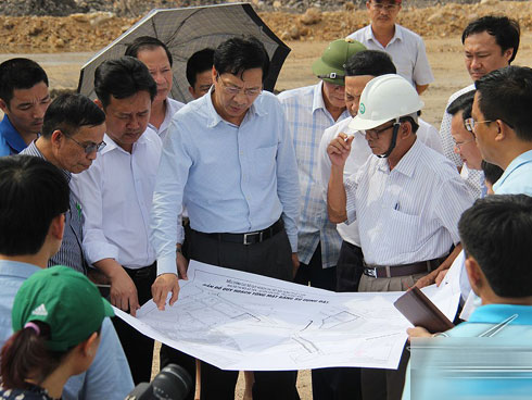 Siêu cò đi dép lê, túi vải đầy sổ đỏ hàng chục tỷ đồng-6