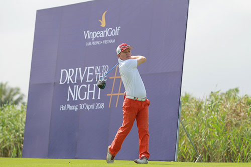 ‘Drive into the Night’ vinh danh những ‘Kỵ sĩ bóng đêm’-1