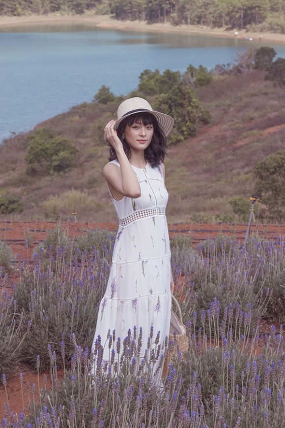 Hạ Vi đẹp sương khói trong mùa hoa oải hương-1