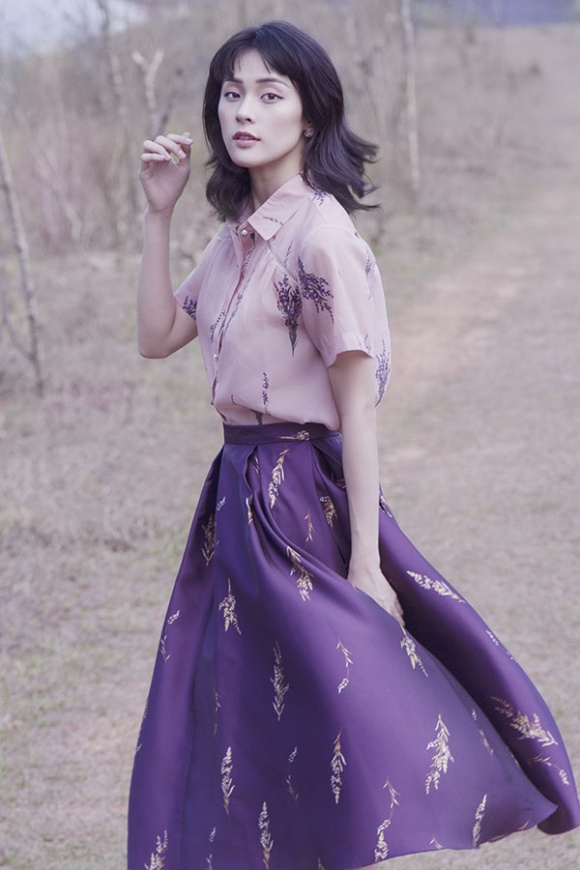 Hạ Vi đẹp sương khói trong mùa hoa oải hương-16