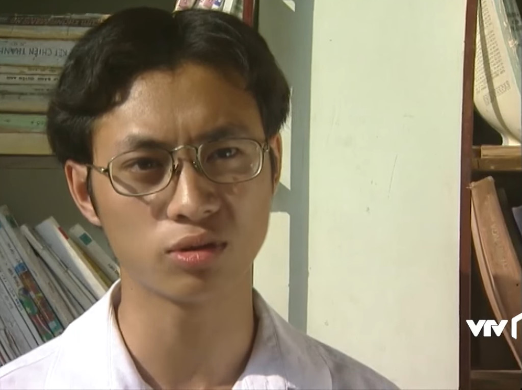 Nam sinh trong Phía trước là bầu trời giờ ra sao?-3