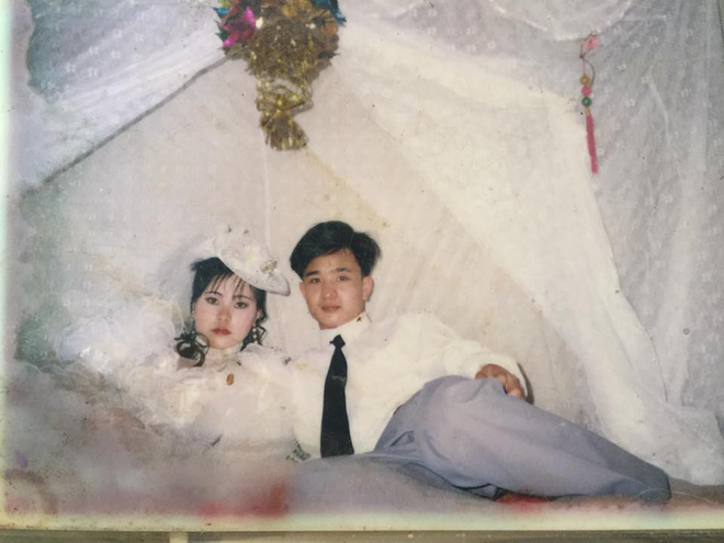 Dân tình lại đồng loạt khoe ảnh cưới của bố mẹ ngày xưa, giản dị mà đầy ắp kỷ niệm-4