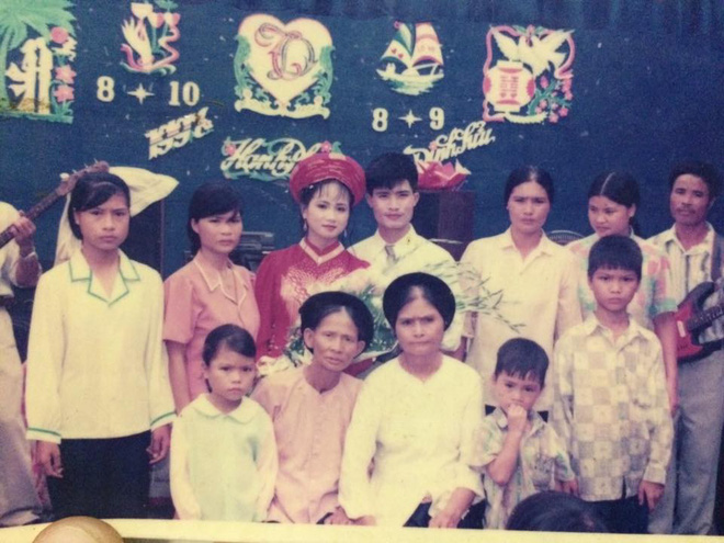 Dân tình lại đồng loạt khoe ảnh cưới của bố mẹ ngày xưa, giản dị mà đầy ắp kỷ niệm-9