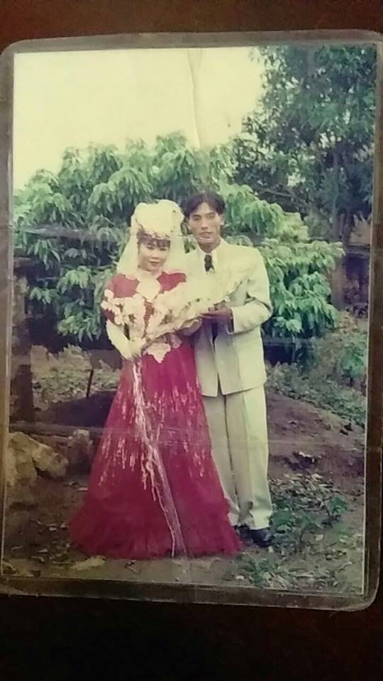 Dân tình lại đồng loạt khoe ảnh cưới của bố mẹ ngày xưa, giản dị mà đầy ắp kỷ niệm-12
