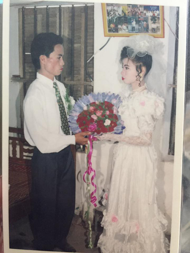 Dân tình lại đồng loạt khoe ảnh cưới của bố mẹ ngày xưa, giản dị mà đầy ắp kỷ niệm-24
