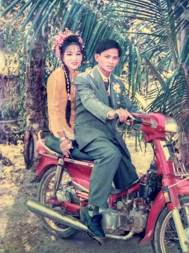 Dân tình lại đồng loạt khoe ảnh cưới của bố mẹ ngày xưa, giản dị mà đầy ắp kỷ niệm-20