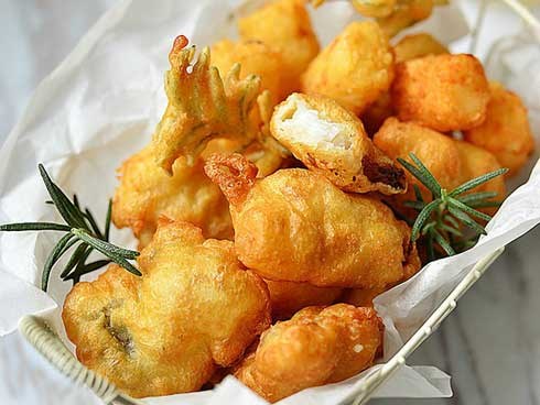 Cá tẩm bột chiên ngon thế này thì đến nhà hàng cũng phải thua