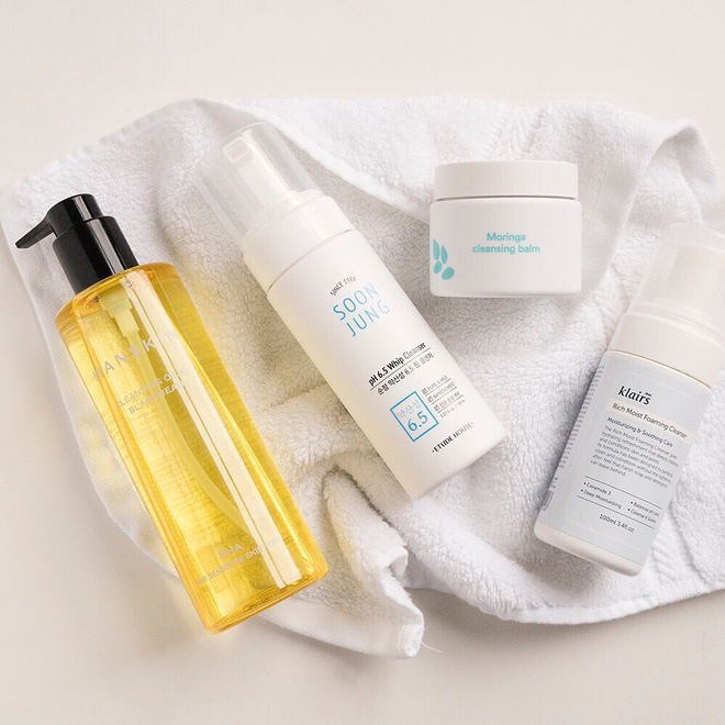 Việc rửa mặt tưởng là dễ nhưng nhiều khả năng bạn vẫn đang mắc 6 sai lầm này-4