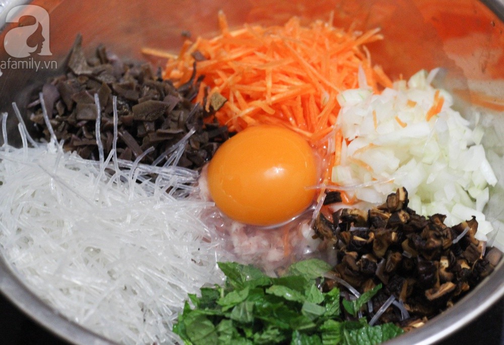 Tuyệt chiêu làm nem rán giòn tan thơm nức chỉ cần thay đổi đúng 1 nguyên liệu-6