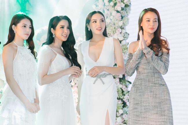 Cường Đô la công khai hôn Đàm Thu Trang trước trăm ánh mắt-8