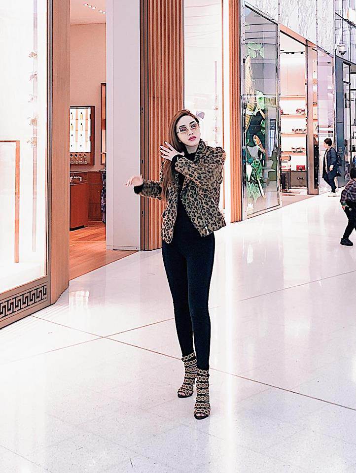 Bảo Thy mua cùng lúc 11 đôi giày đủ chủng loại khiến ai cũng phải ghen tỵ!-7