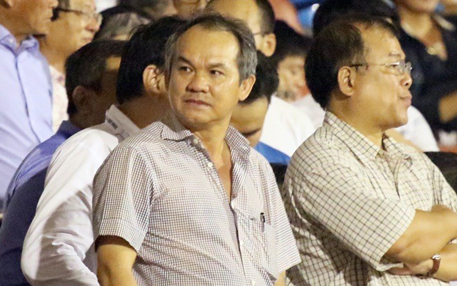 ‘Giáo sư mặc quần đùi’ và bầu Đức xấu hổ không có bằng Đại học-2