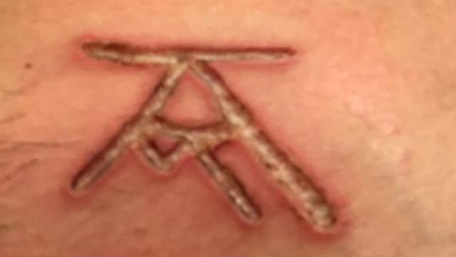 Bác sĩ giáo phái tình dục NXIVM thực hiện thí nghiệm ghê rợn và bệnh hoạn với phụ nữ-4