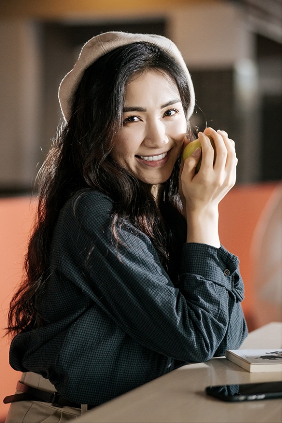 Hoà Minzy xinh đẹp hát hay như thế vẫn bị trai đẹp phụ tình-1