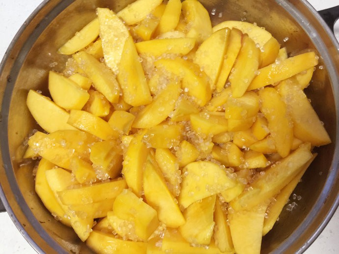 Làm ngay đào ngâm đường phèn để dành pha trà đào mát lạnh đón hè-3