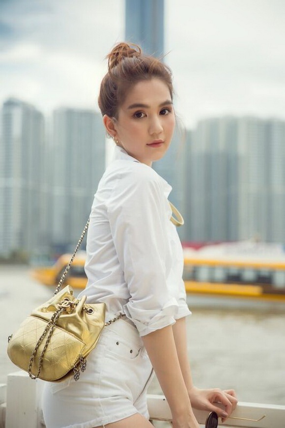 Ngọc Trinh sang chảnh chào hạ với loạt đồ hiệu mới-11