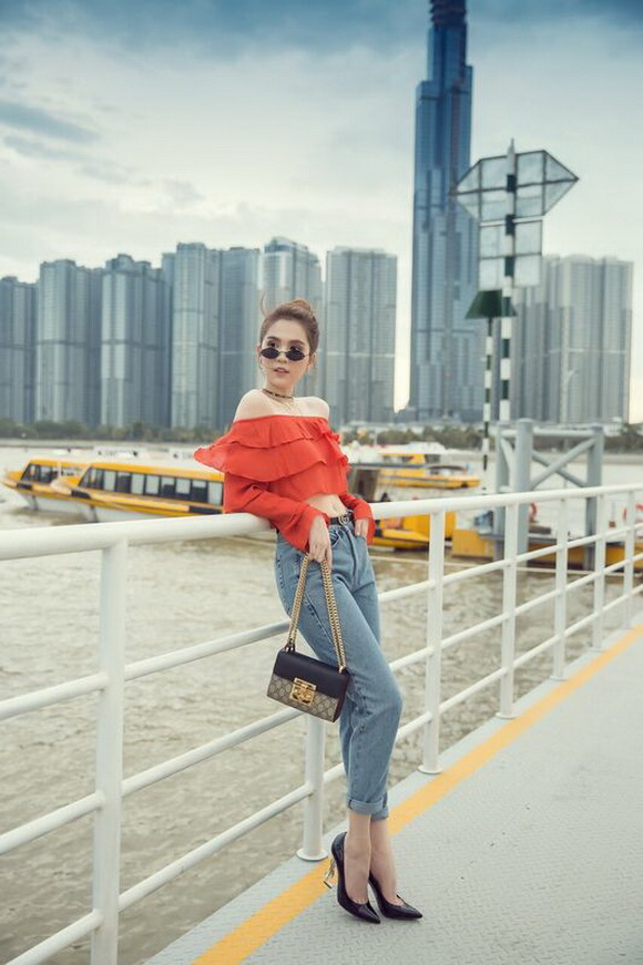 Ngọc Trinh sang chảnh chào hạ với loạt đồ hiệu mới-12