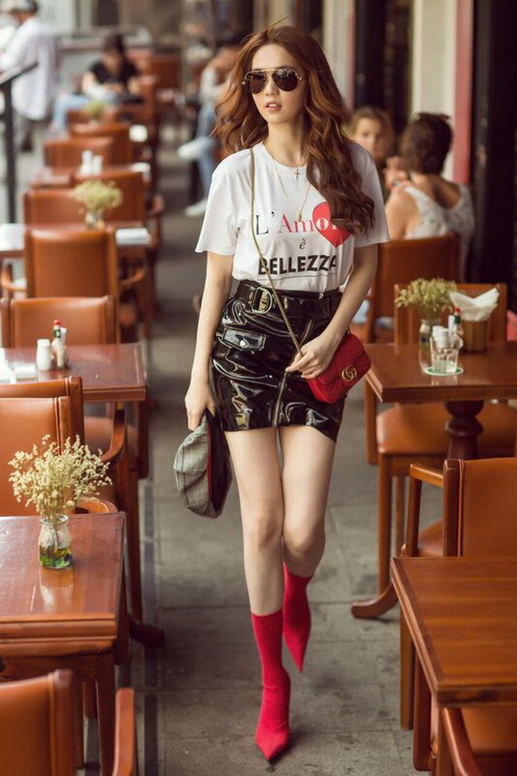 Ngọc Trinh sang chảnh chào hạ với loạt đồ hiệu mới-3