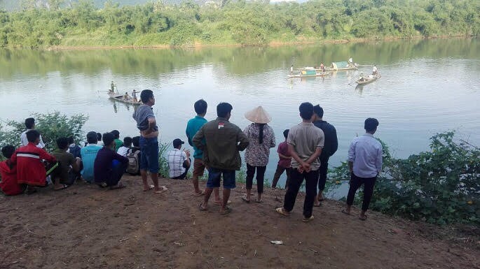 Bé gái 14 tuổi nhảy sông tự vẫn do điểm thi không như ý muốn-1