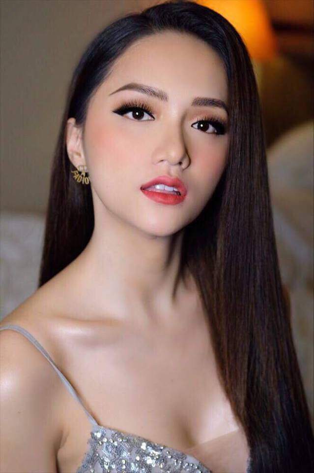 Cuộc chạm trán váy dạ hội mới nhất thuộc về 2 Hoa hậu đình đám, Mỹ Linh và Hương Giang-2