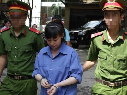 Thợ tóc ‘nổ’ là giám đốc, lừa gần 300 tỷ của đại gia