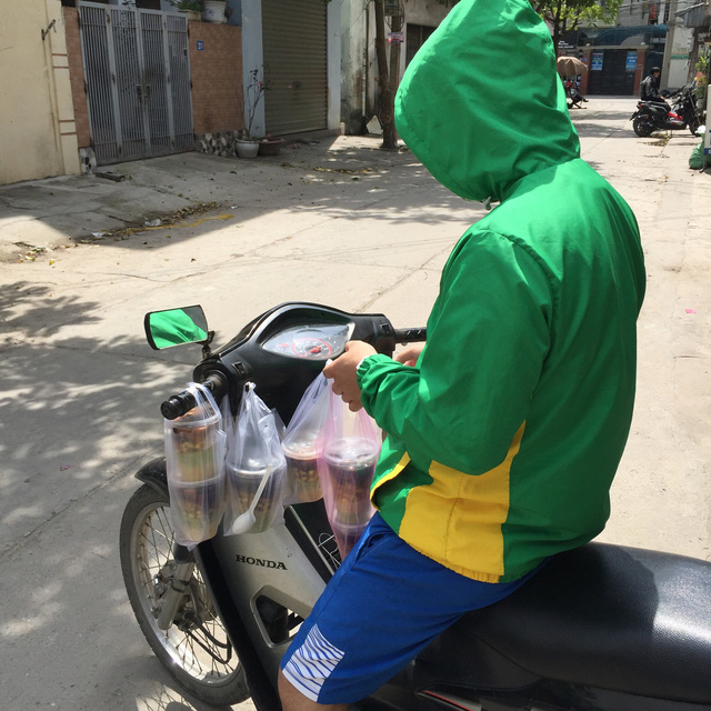 Bán chè cho vui cũng kiếm tiền triệu ngày nắng nóng-3