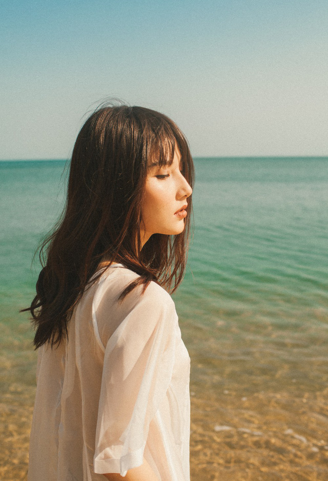 Diễm My 9x táo bạo bỏ nội y, khoe thân nóng bỏng-12