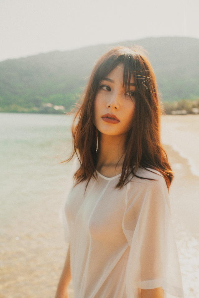 Diễm My 9x táo bạo bỏ nội y, khoe thân nóng bỏng-3