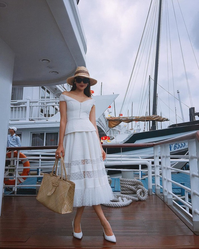 Học sao Việt cách chọn và kết hợp mũ cói sao cho thật duyên dáng khi diện cùng trang phục hè-11