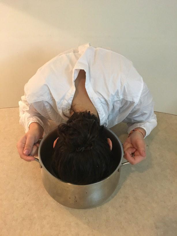 Học theo mẹo ngâm mặt bằng nước có gas, cô gái nhận cái kết không thể bất ngờ hơn!-5