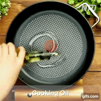 Bà mẹ đổ cả 2 chai bia vào chảo gà rang, cả nhà lắc đầu xác định đổ bỏ nhưng ăn rồi mới thấy ngon không tưởng-3